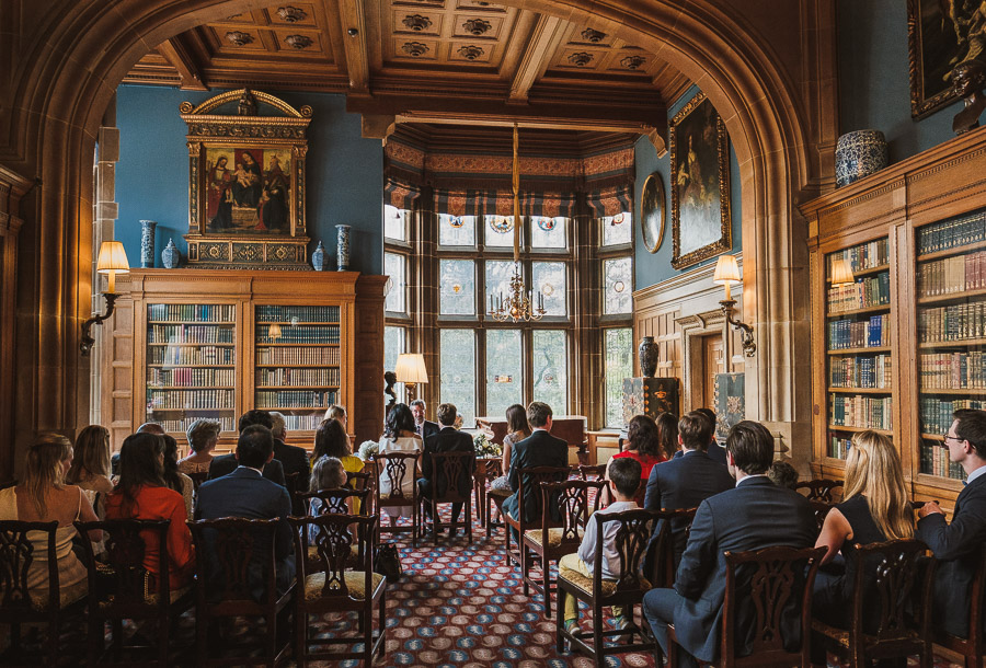 Die Bibliothek von Schloss Kronberg als eine der besten Hochzeitslocations