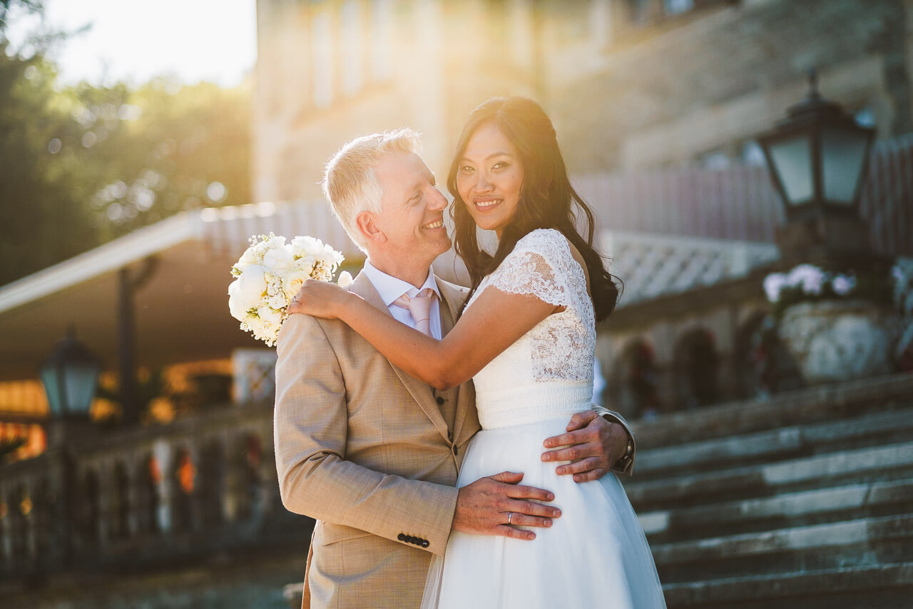 hochzeitspaar schlosshotel kronberg gegenlicht sonennuntergang