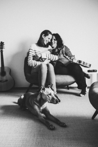 babyshooting mit hund und zwei mamas